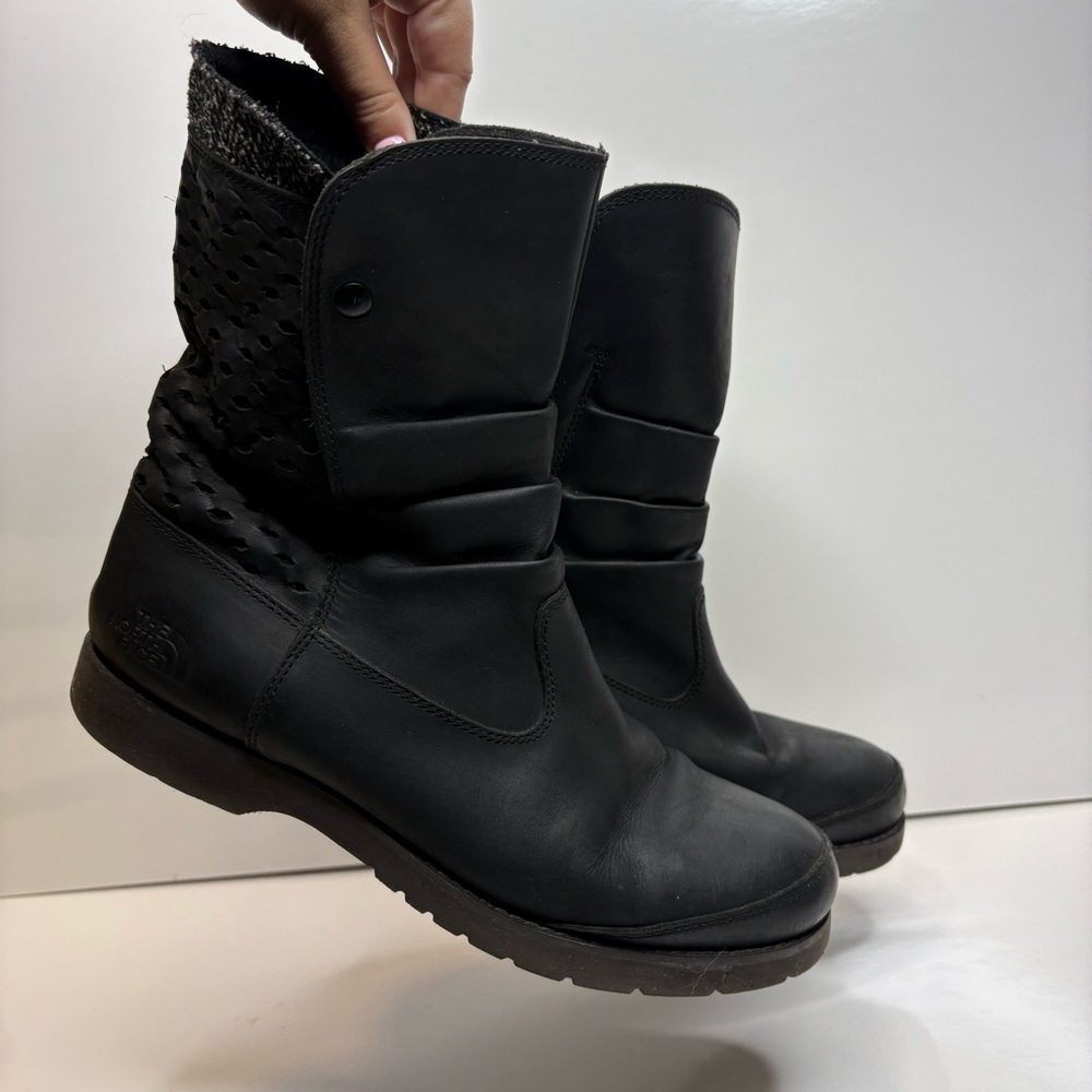 The North Face Women's Black Insulated Mid-Calf Snow Boots